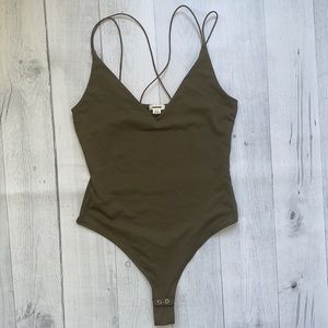 GARAGE - V neck bodysuit